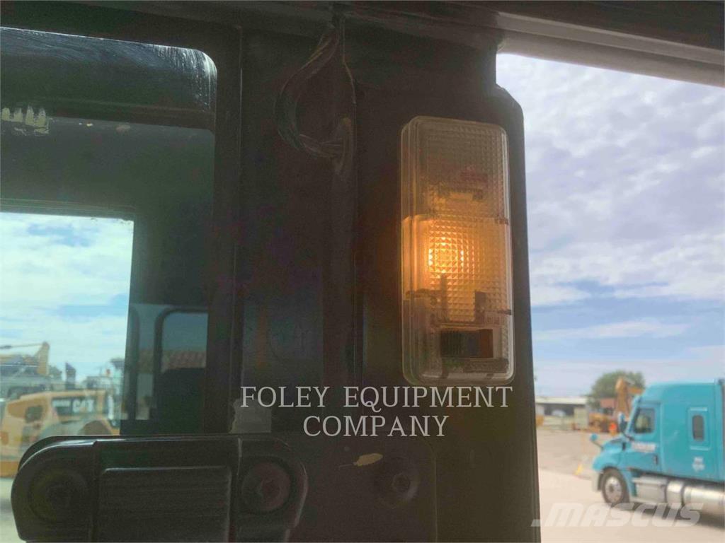 CAT 326FL9 Koparki gąsienicowe