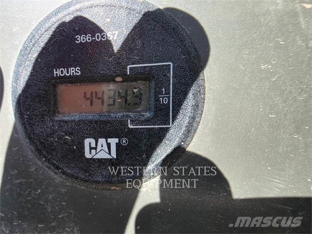 CAT 328D Koparki gąsienicowe