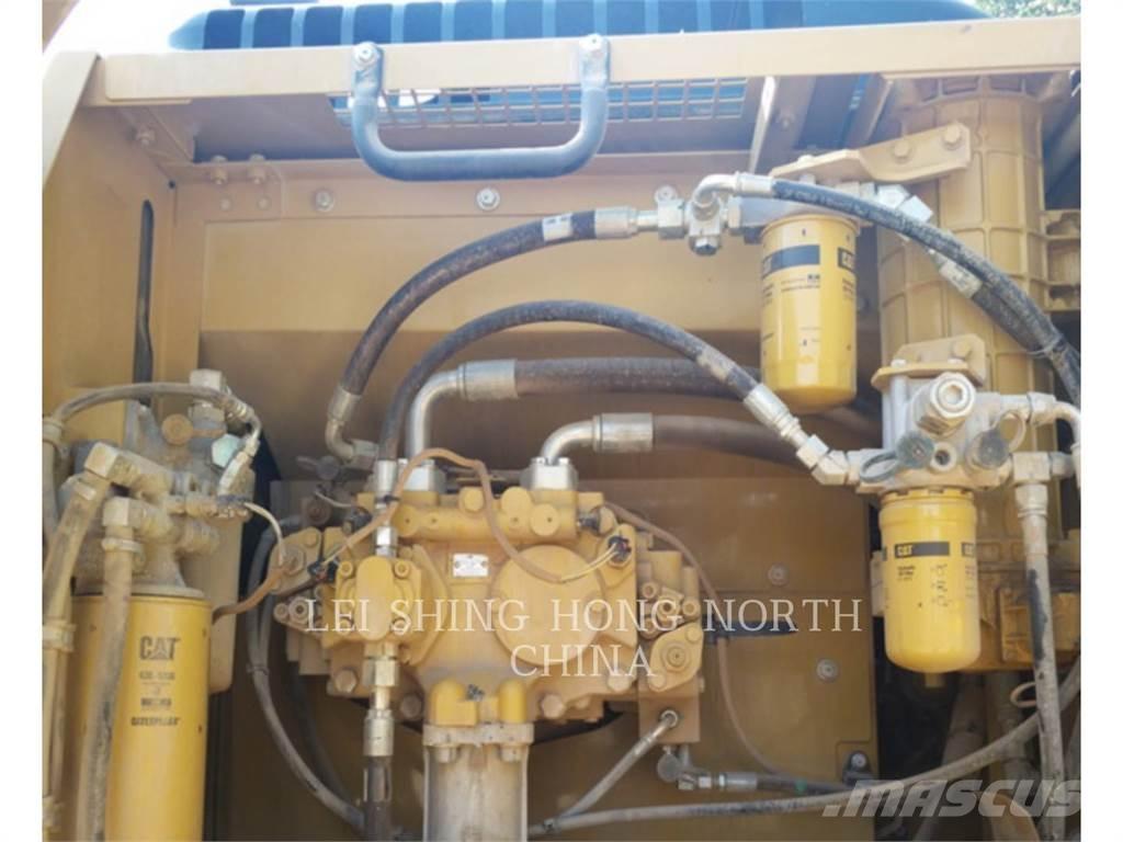 CAT 330D2L Koparki gąsienicowe