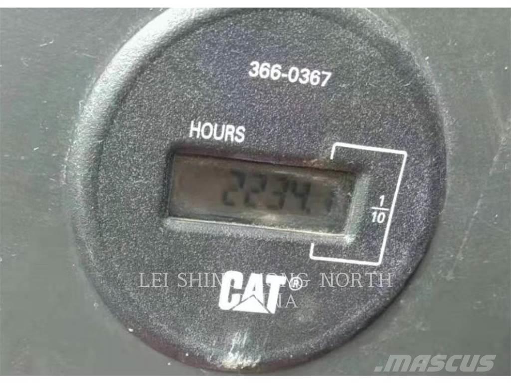 CAT 330D2L Koparki gąsienicowe