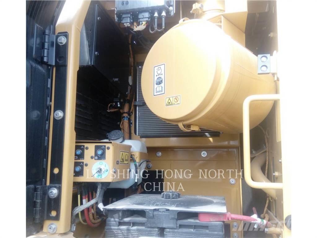 CAT 330D2L Koparki gąsienicowe