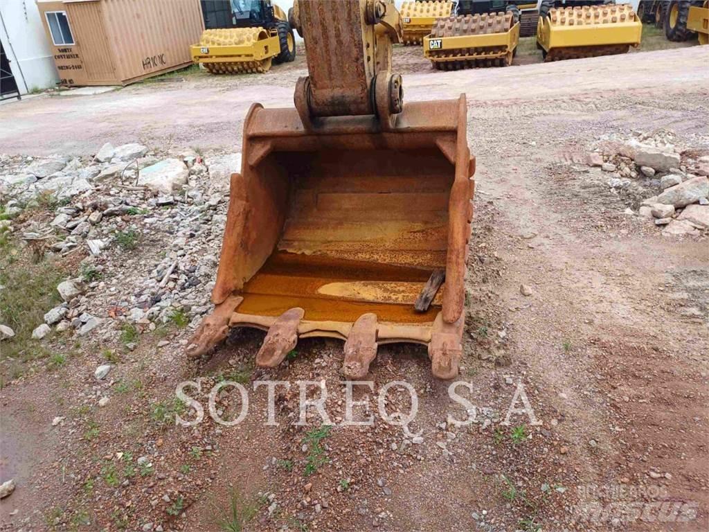 CAT 33607 Koparki gąsienicowe