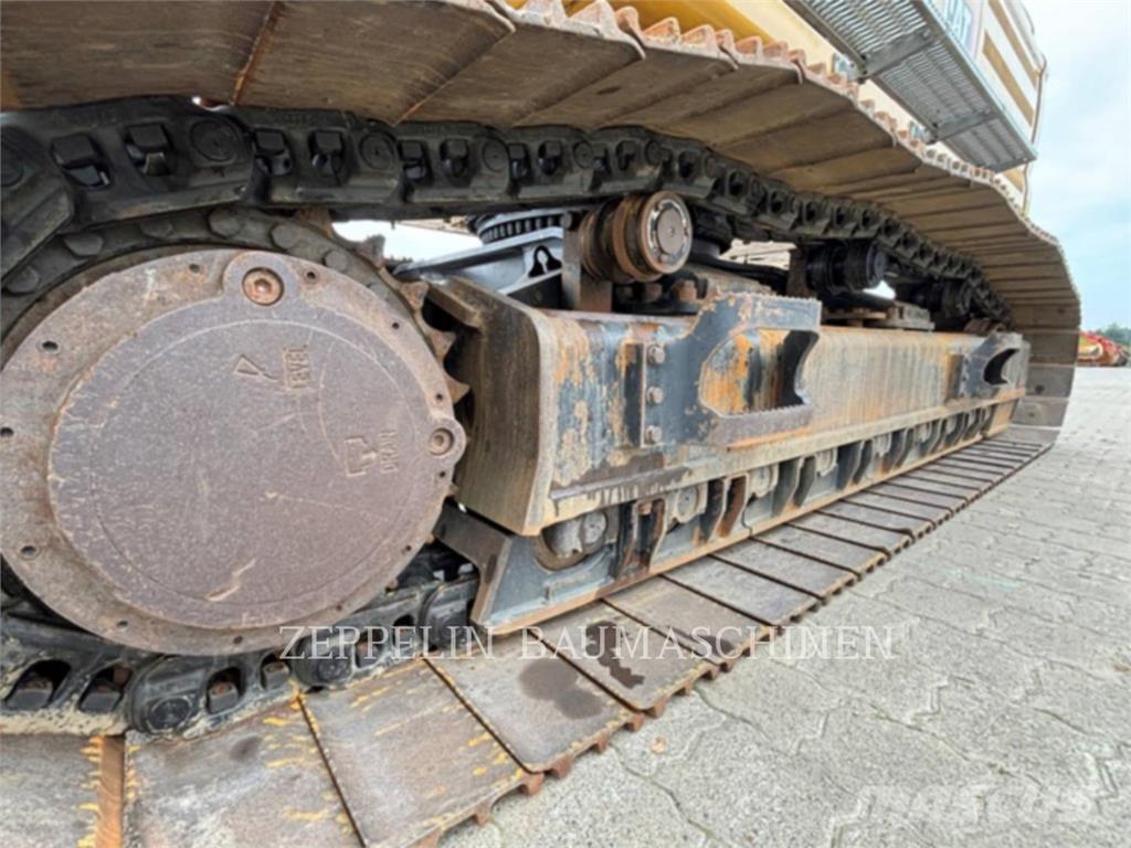 CAT 352-08 Koparki gąsienicowe