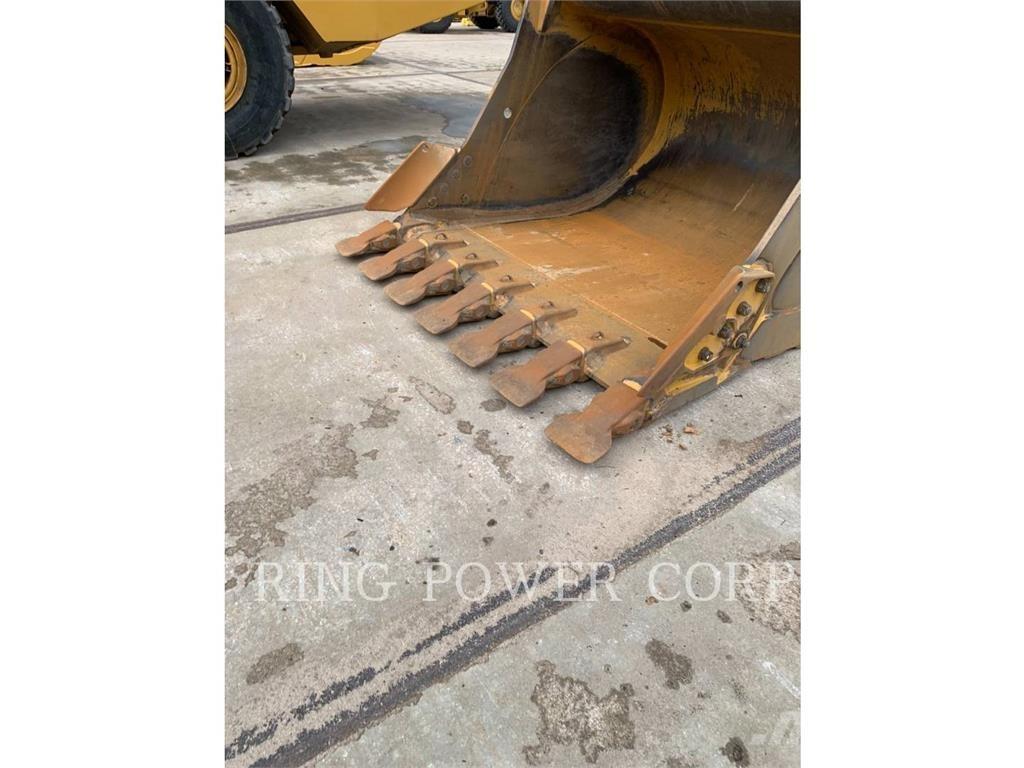 CAT 352-08 Koparki gąsienicowe