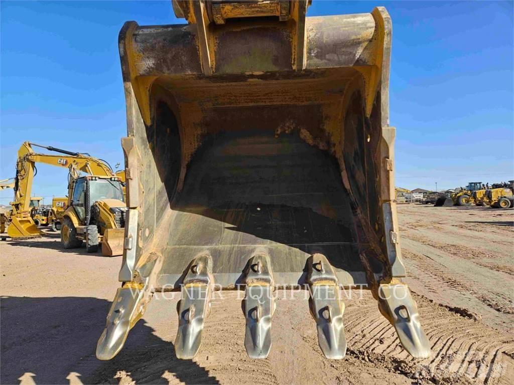 CAT 374 Koparki gąsienicowe