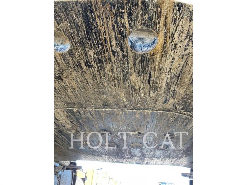 CAT 374 Koparki gąsienicowe