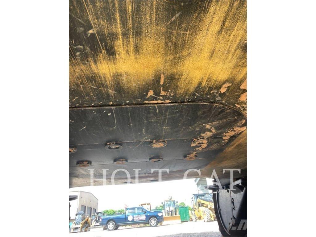 CAT 374 Koparki gąsienicowe