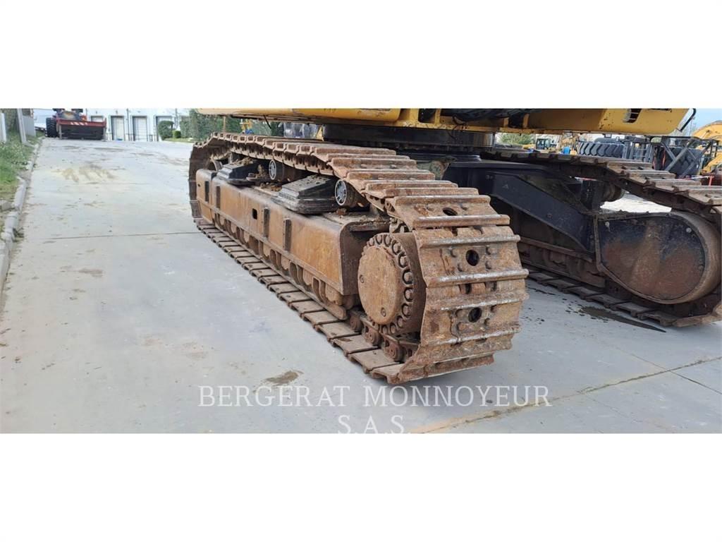 CAT 374D Koparki gąsienicowe