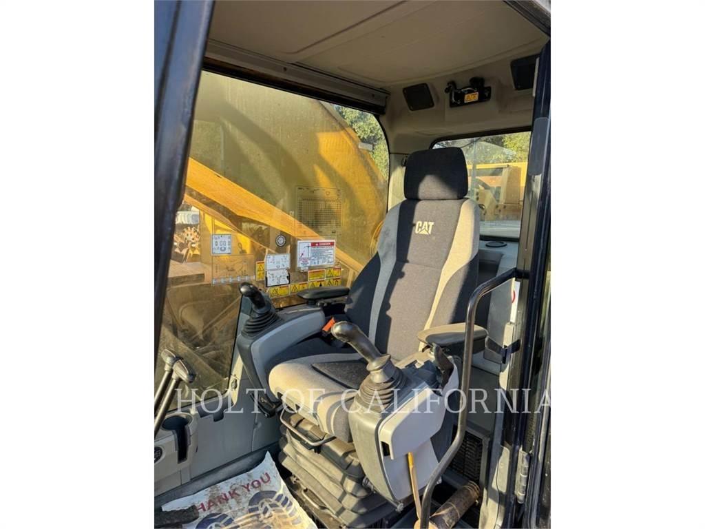 CAT 390FL Koparki gąsienicowe