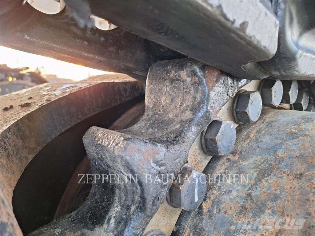 CAT 390FL Koparki gąsienicowe