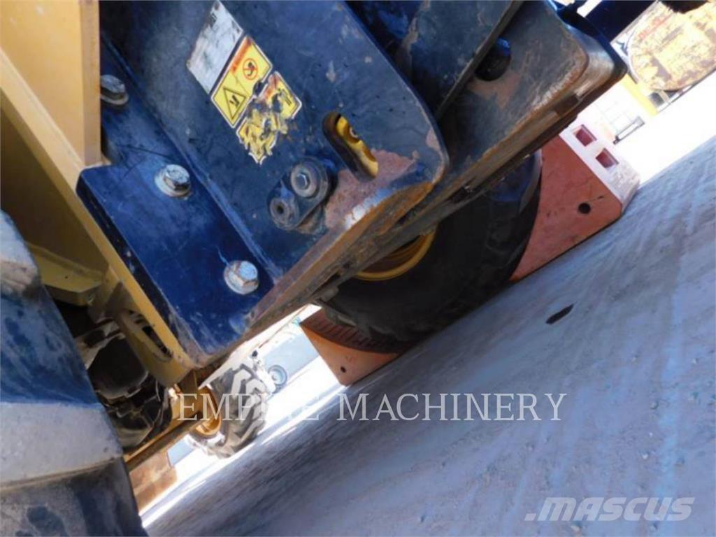 CAT 415F2 IL Ładowarki kołowe