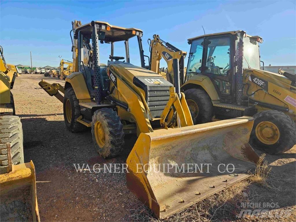 CAT 420F2ST Koparko-ładowarki