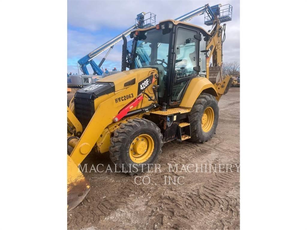 CAT 420F2ST Koparko-ładowarki