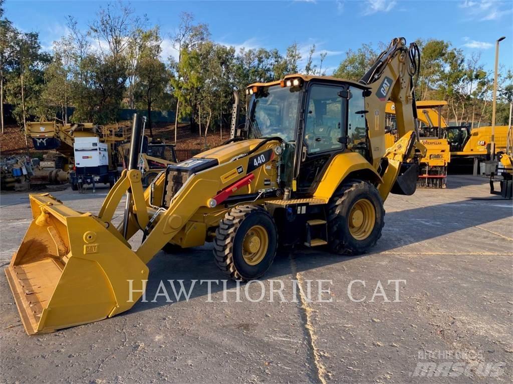 CAT 440 Koparko-ładowarki