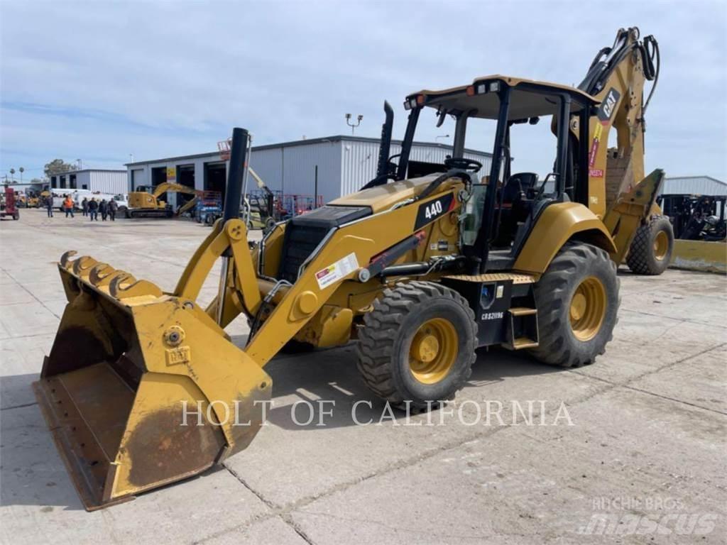 CAT 440 Koparko-ładowarki