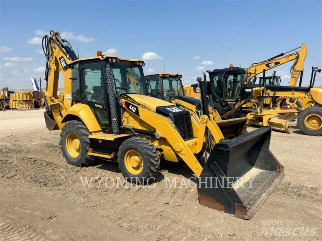 CAT 440 Koparko-ładowarki