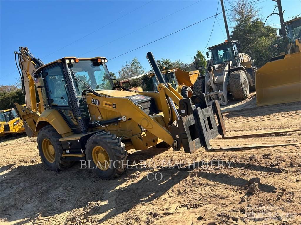 CAT 440 Koparko-ładowarki