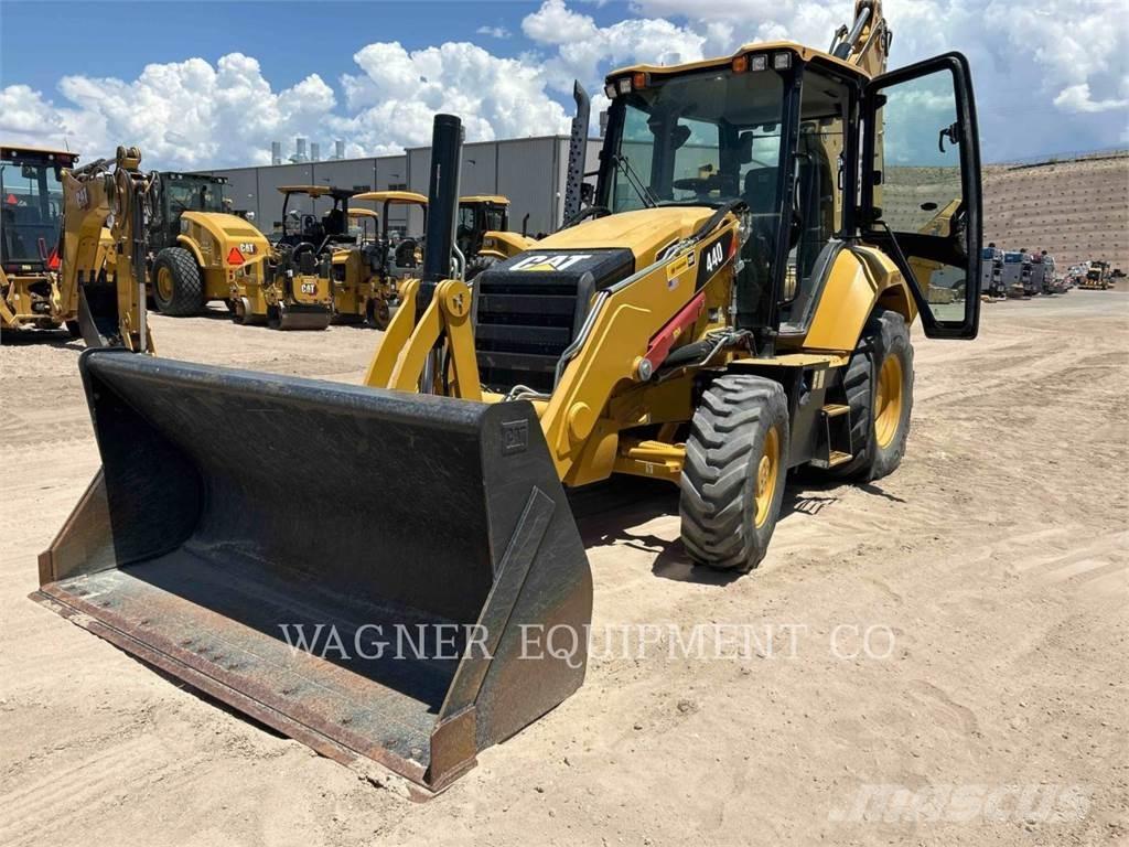 CAT 440 Koparko-ładowarki