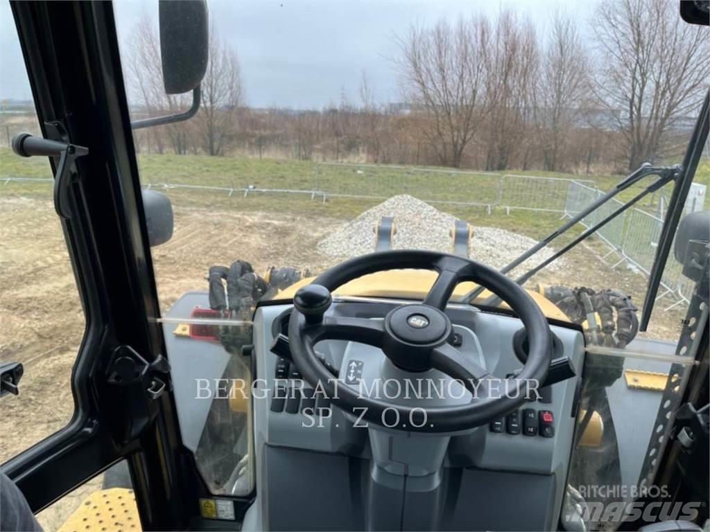 CAT 444F2 Koparko-ładowarki