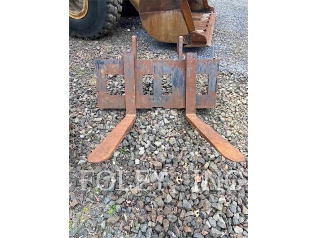 CAT 48 PALLET FORKS Widły