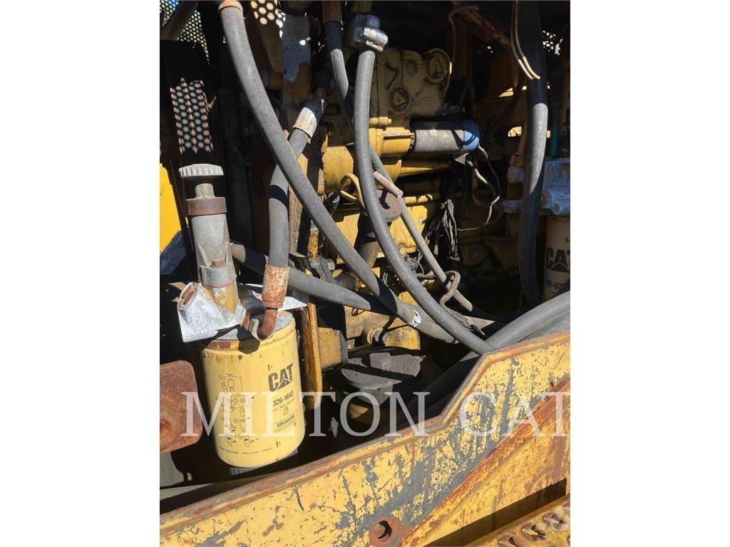 CAT 525B Skidery