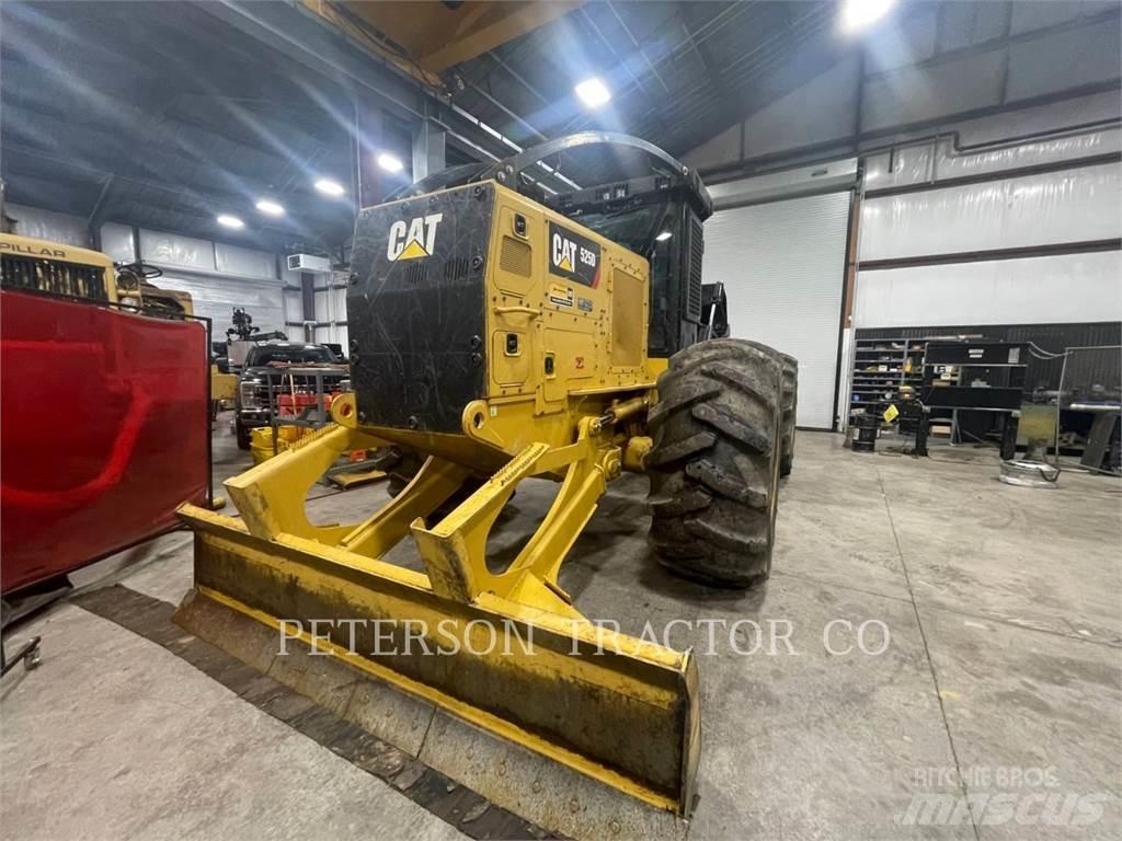 CAT 525D Skidery
