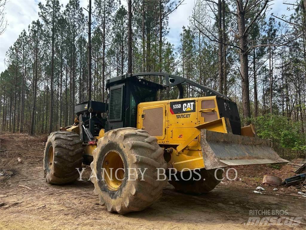 CAT 535D Skidery