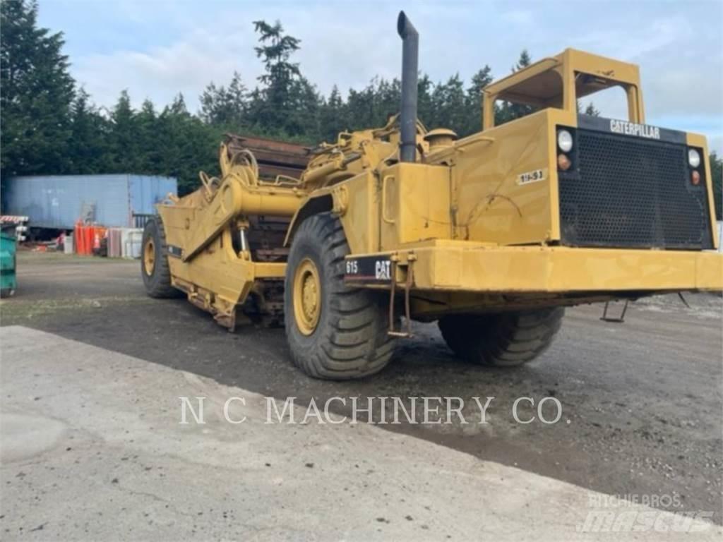 CAT 615 Skrobaki