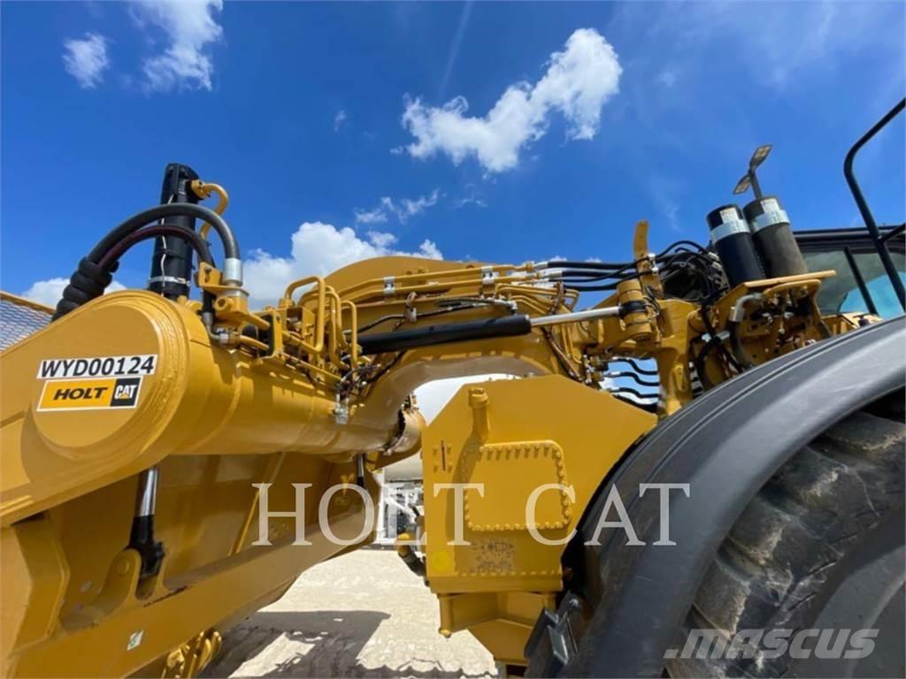 CAT 621 Skrobaki