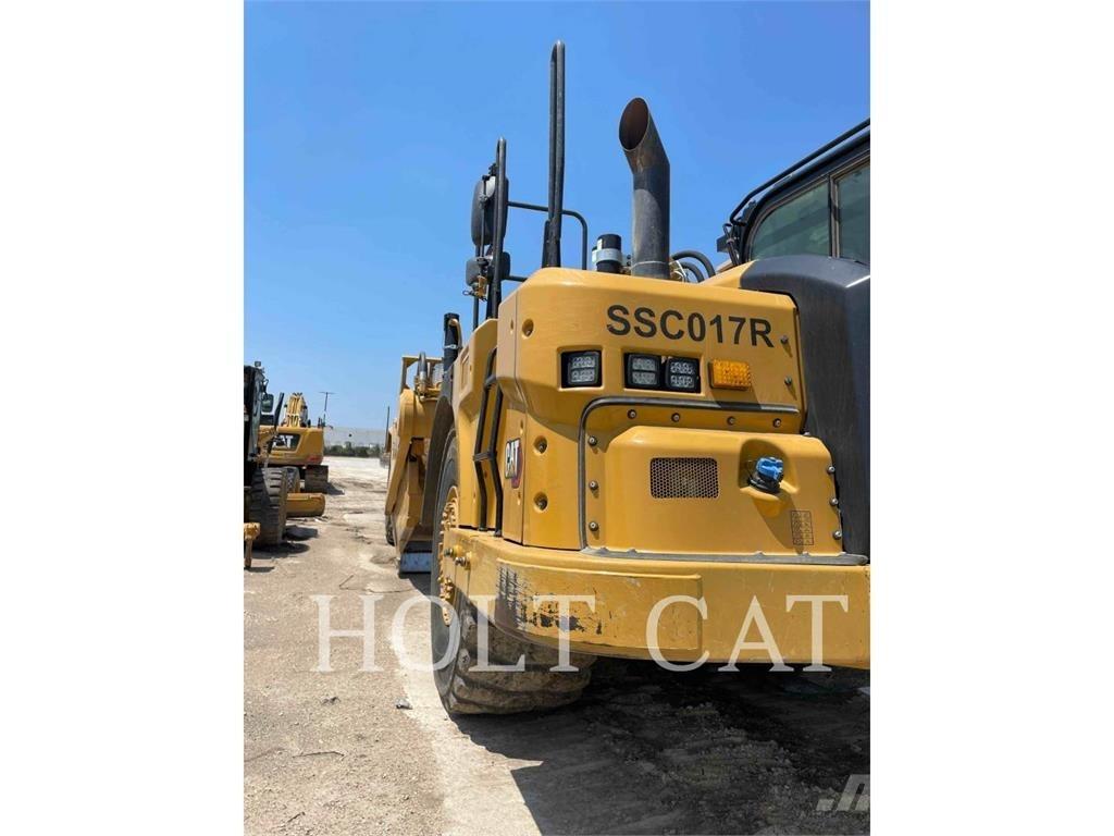 CAT 621 Skrobaki