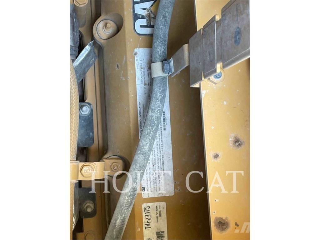 CAT 621 Skrobaki