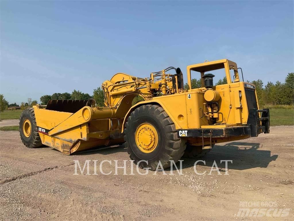 CAT 621B Skrobaki