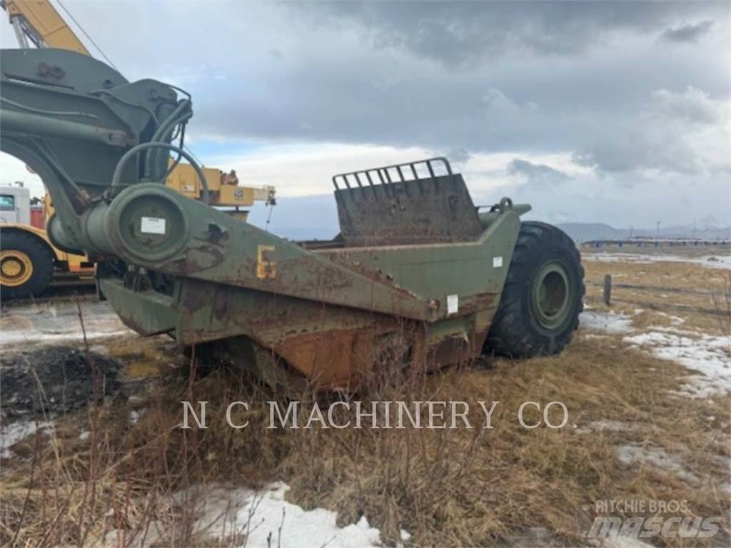 CAT 621B Skrobaki
