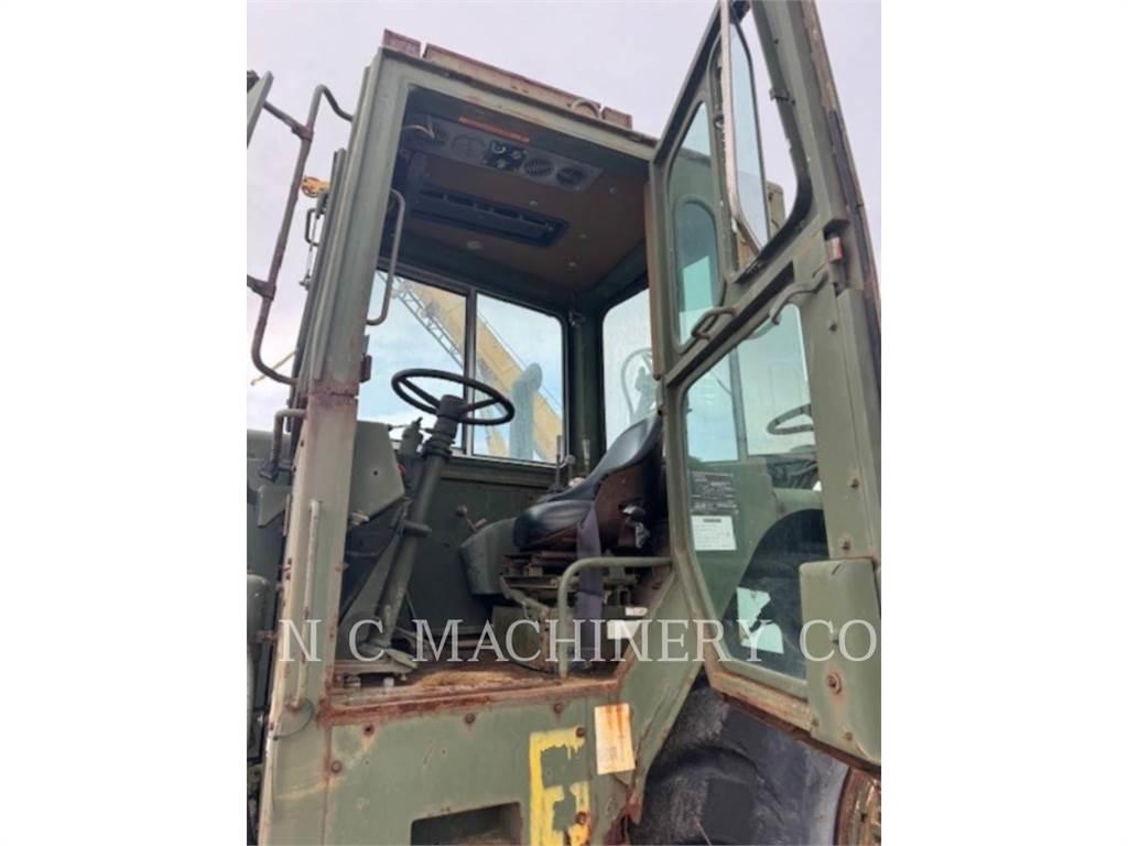 CAT 621B Skrobaki