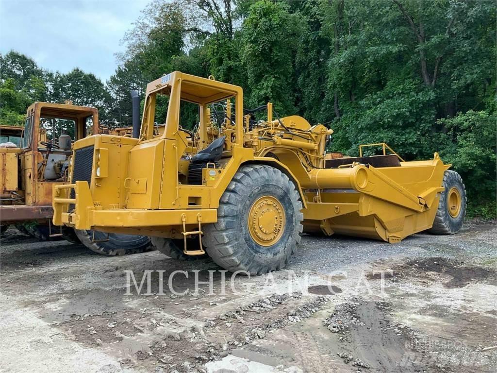 CAT 621E Skrobaki
