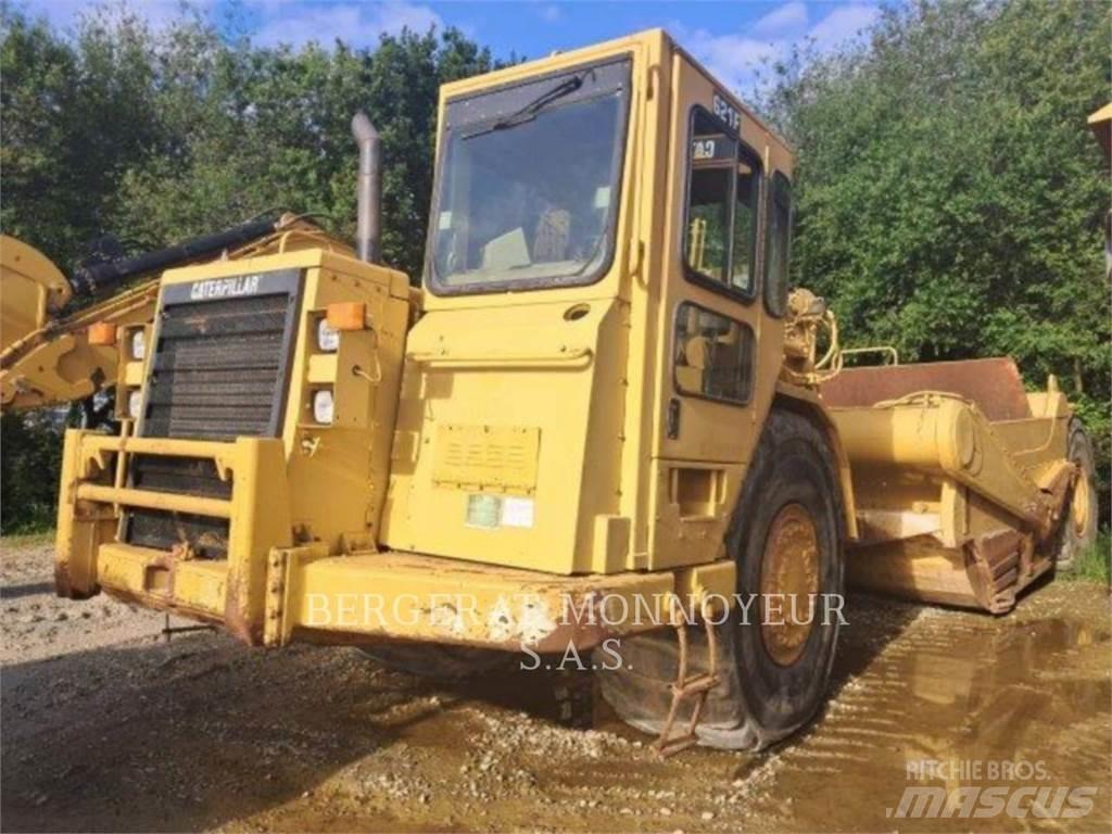 CAT 621F Skrobaki