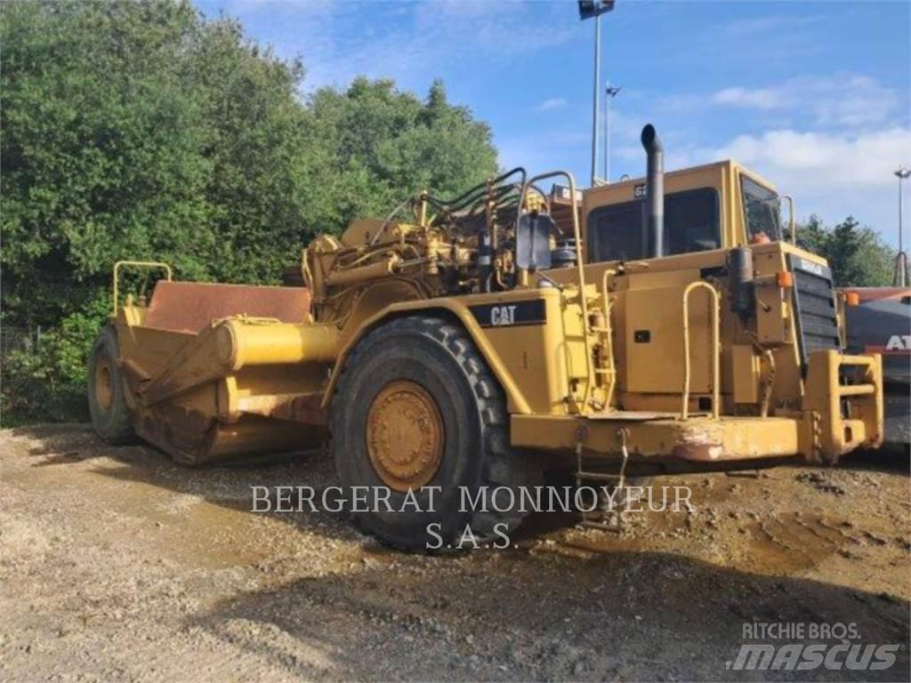 CAT 621F Skrobaki