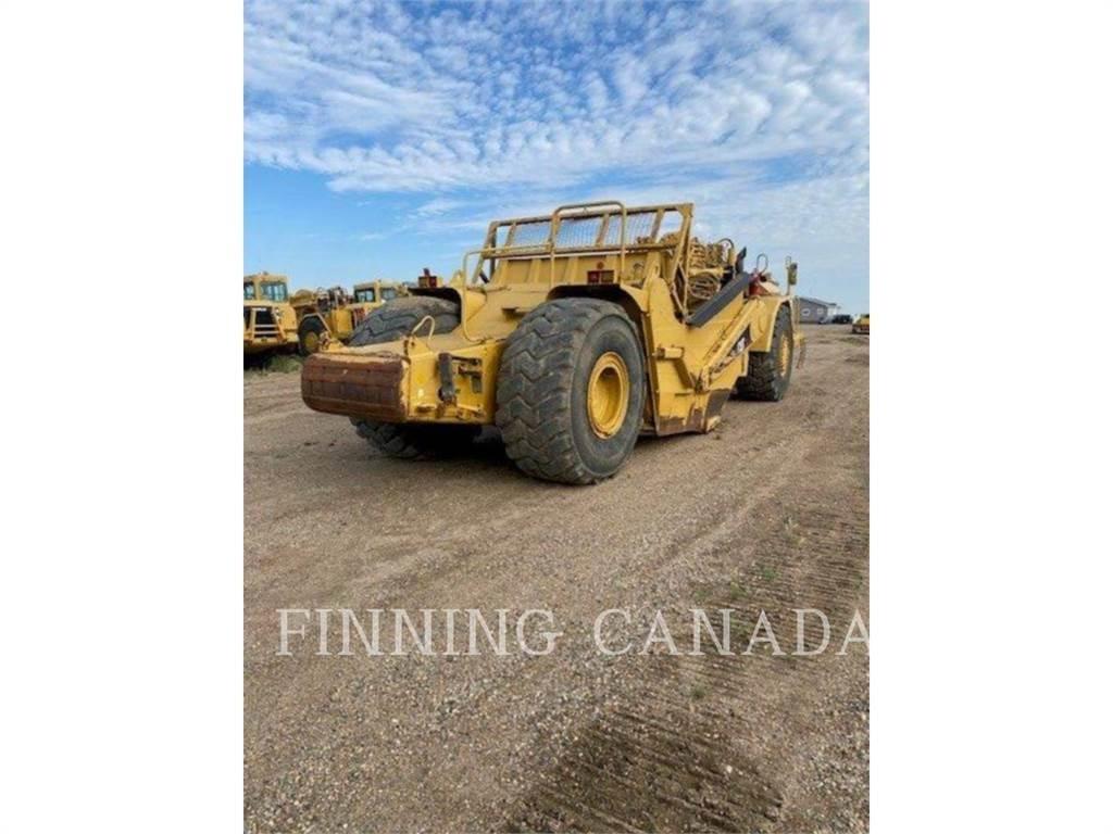 CAT 621G Skrobaki