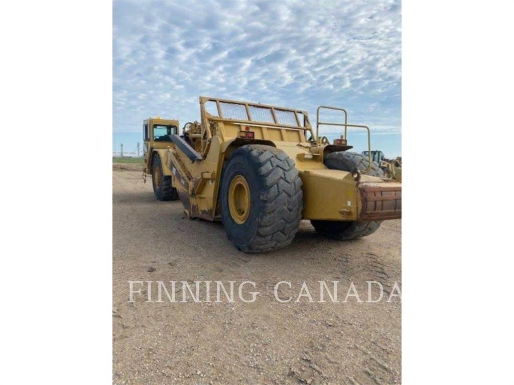 CAT 621G Skrobaki