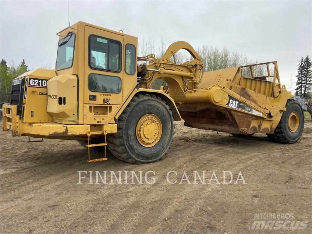 CAT 621G Skrobaki