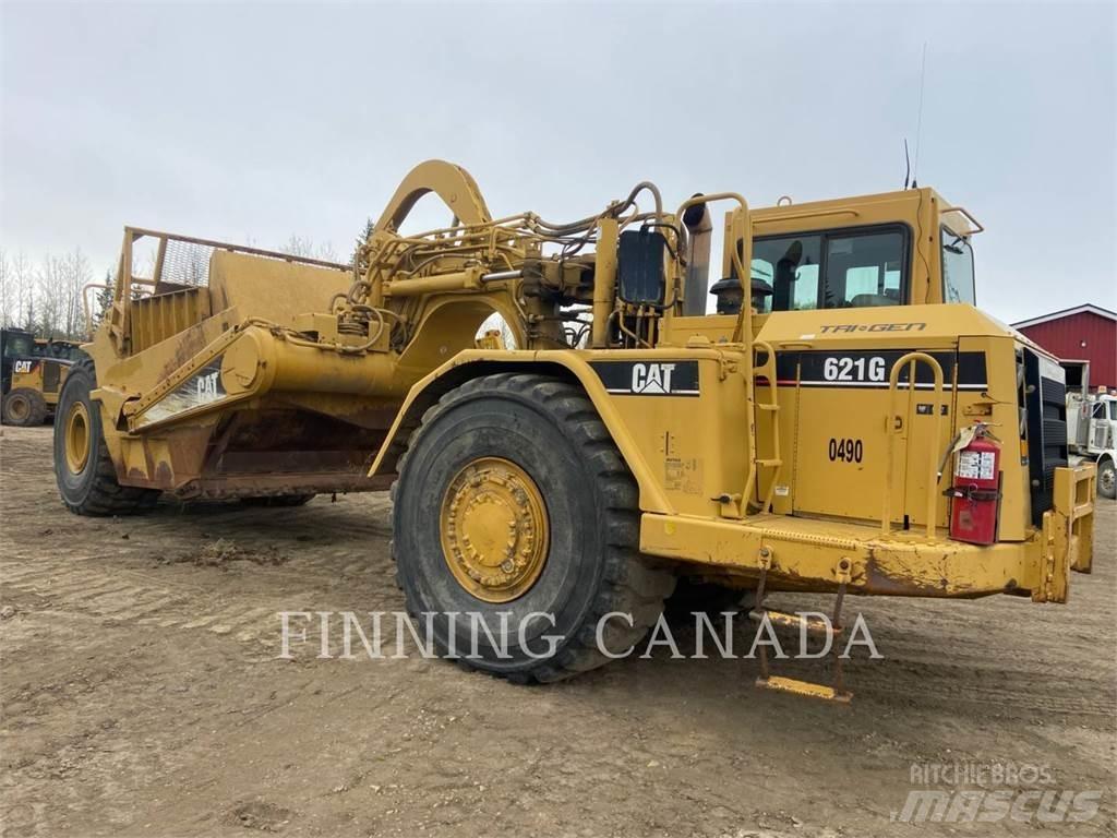 CAT 621G Skrobaki