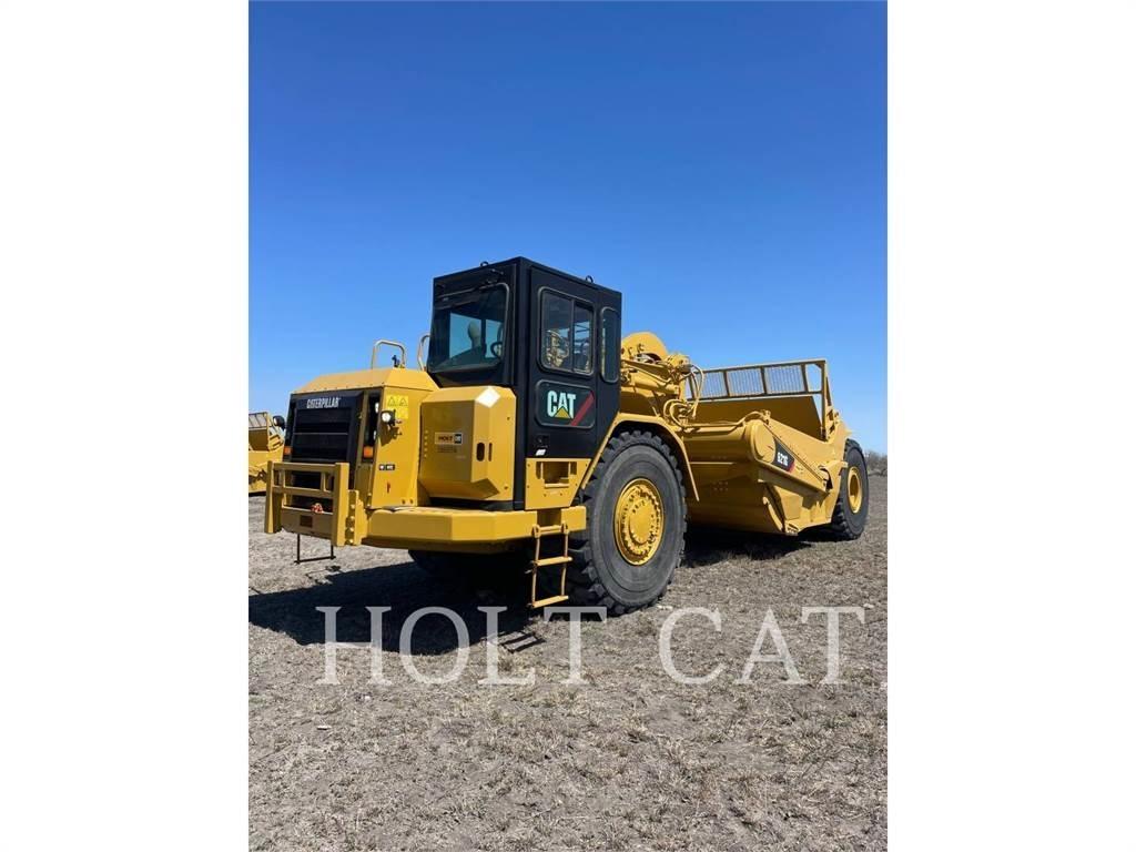 CAT 621G Skrobaki