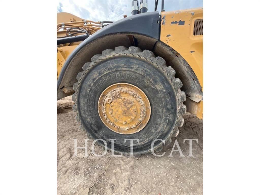 CAT 621K Skrobaki