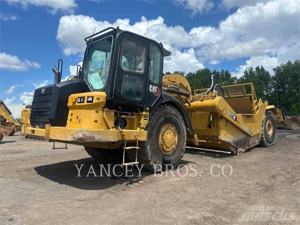 CAT 621K Skrobaki