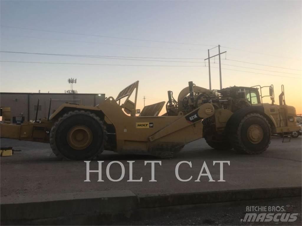 CAT 621K Skrobaki