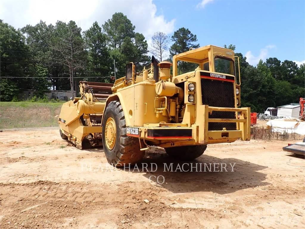 CAT 623B Skrobaki