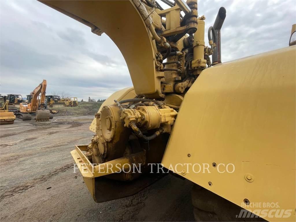 CAT 623B Skrobaki