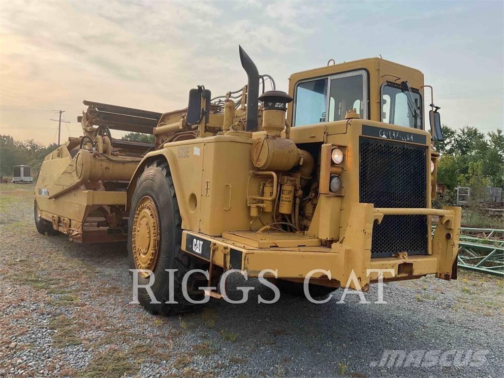CAT 623B Skrobaki