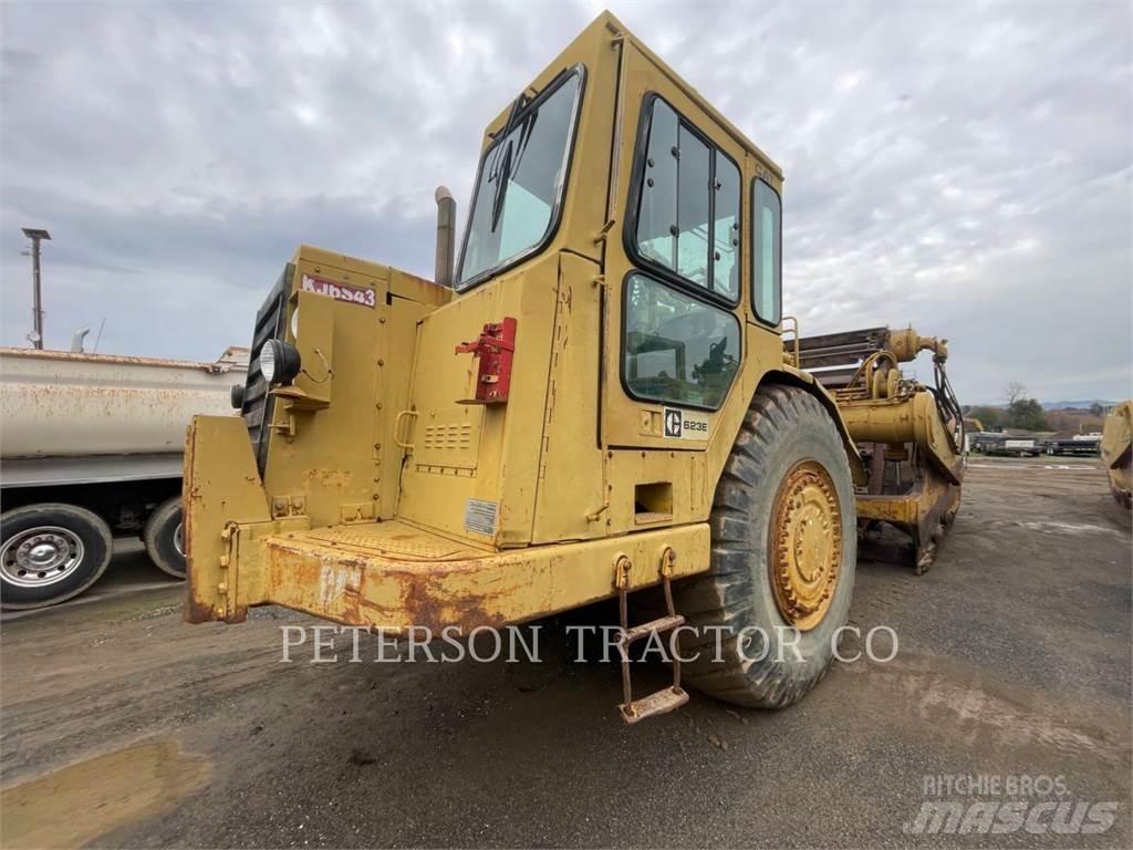 CAT 623E Skrobaki