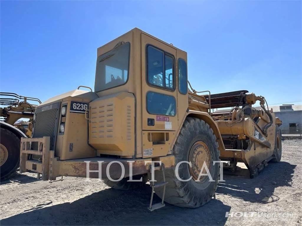CAT 623G Skrobaki